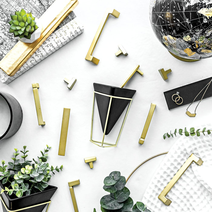 Franklin Brass Simple Chamfered Kitchen or Furniture Drawer 3